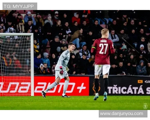 曼联与伯顿精彩对决全场录播回顾及精彩瞬间分析