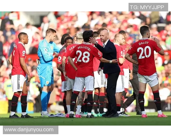 曼联与曼城精彩对决比赛录像回顾及精彩瞬间分析